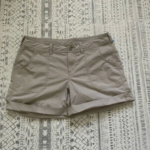 The North Face 5” khaki shorts 10‎